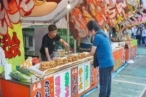 Food stalls in Asakusa